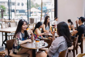 Xác định mục tiêu khách hàng để kinh doanh cà phê sinh viên.